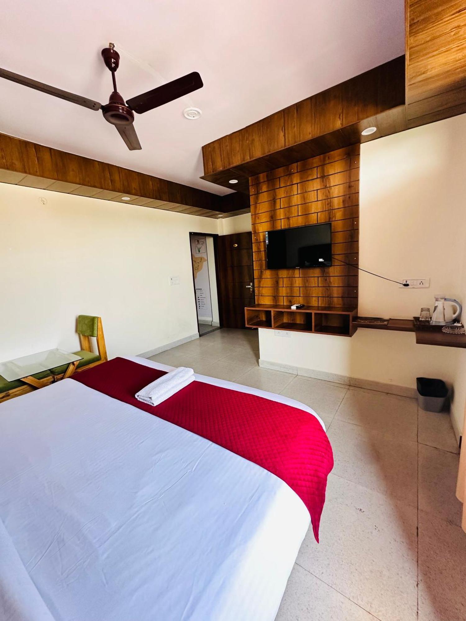 Hotel Royal Orbit By Arony Hospitality Dehradun Exterior photo
